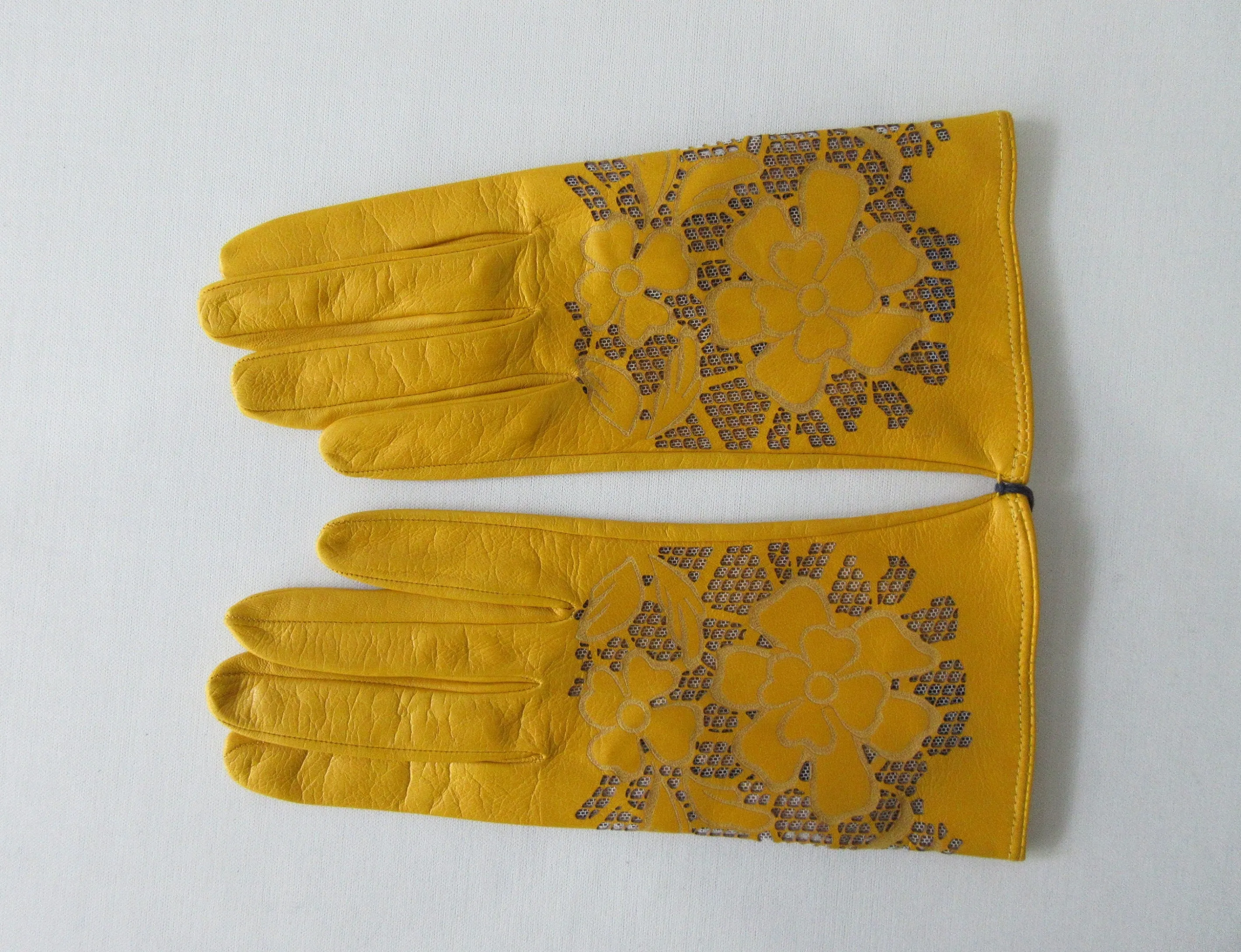 20G13 -Yellow Floral Cutout Gloves