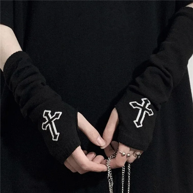 Cross black fingerless gloves